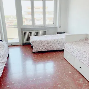 Female Dormitory For Only Female Couette-café Rome